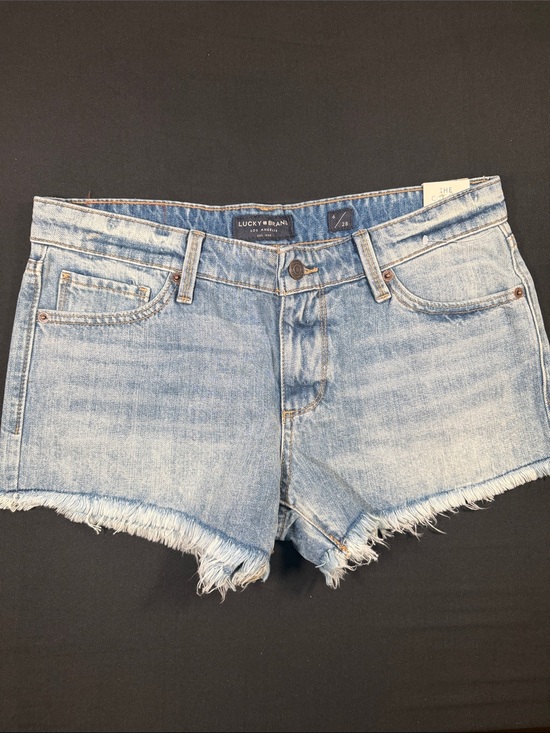 Pants - NWT Lucky Brand The Cut Off Distressed Denim Shorts Light Wash 6/28